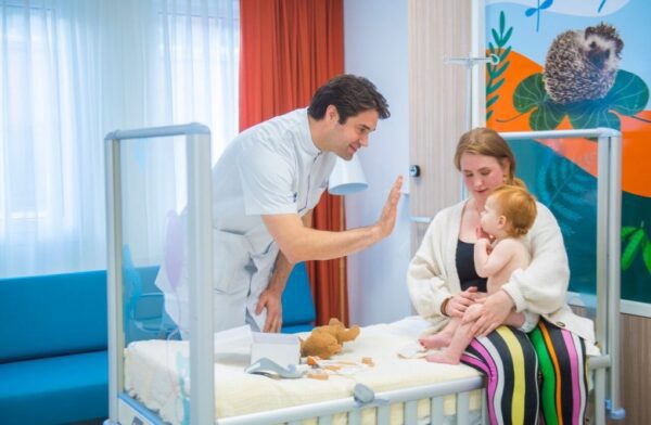 Hoe bereid je je kind voor op een ziekenhuisbezoek?